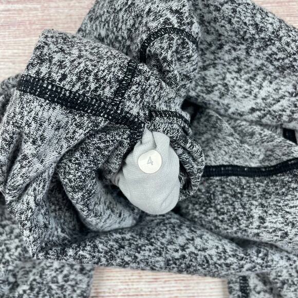 Lululemon Wunder Under Crop Hi-Rise in Luon Spray Jacquard White Black - Picture 8 of 9